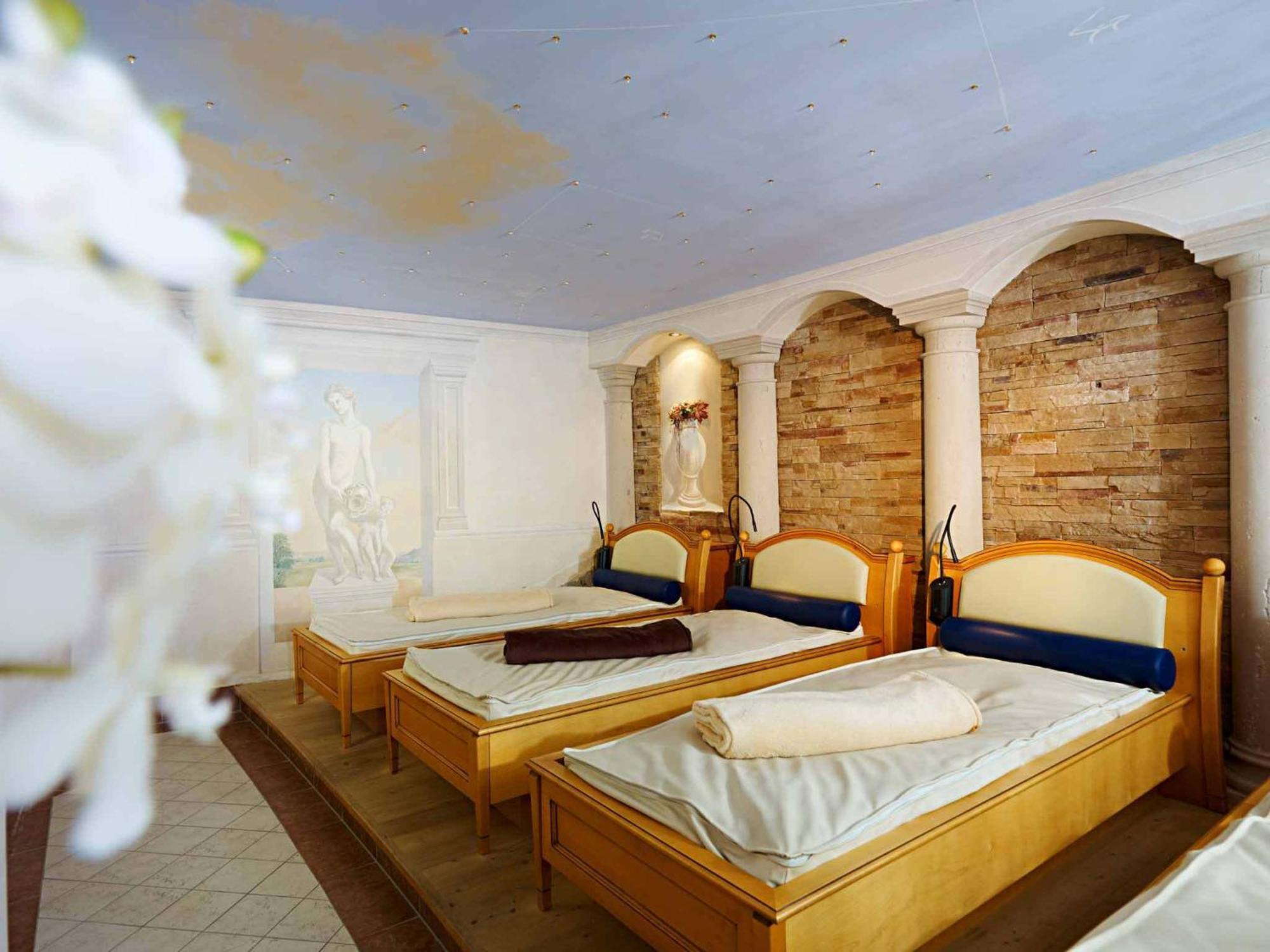 Hirschen Wohlfuhlhotel 4*